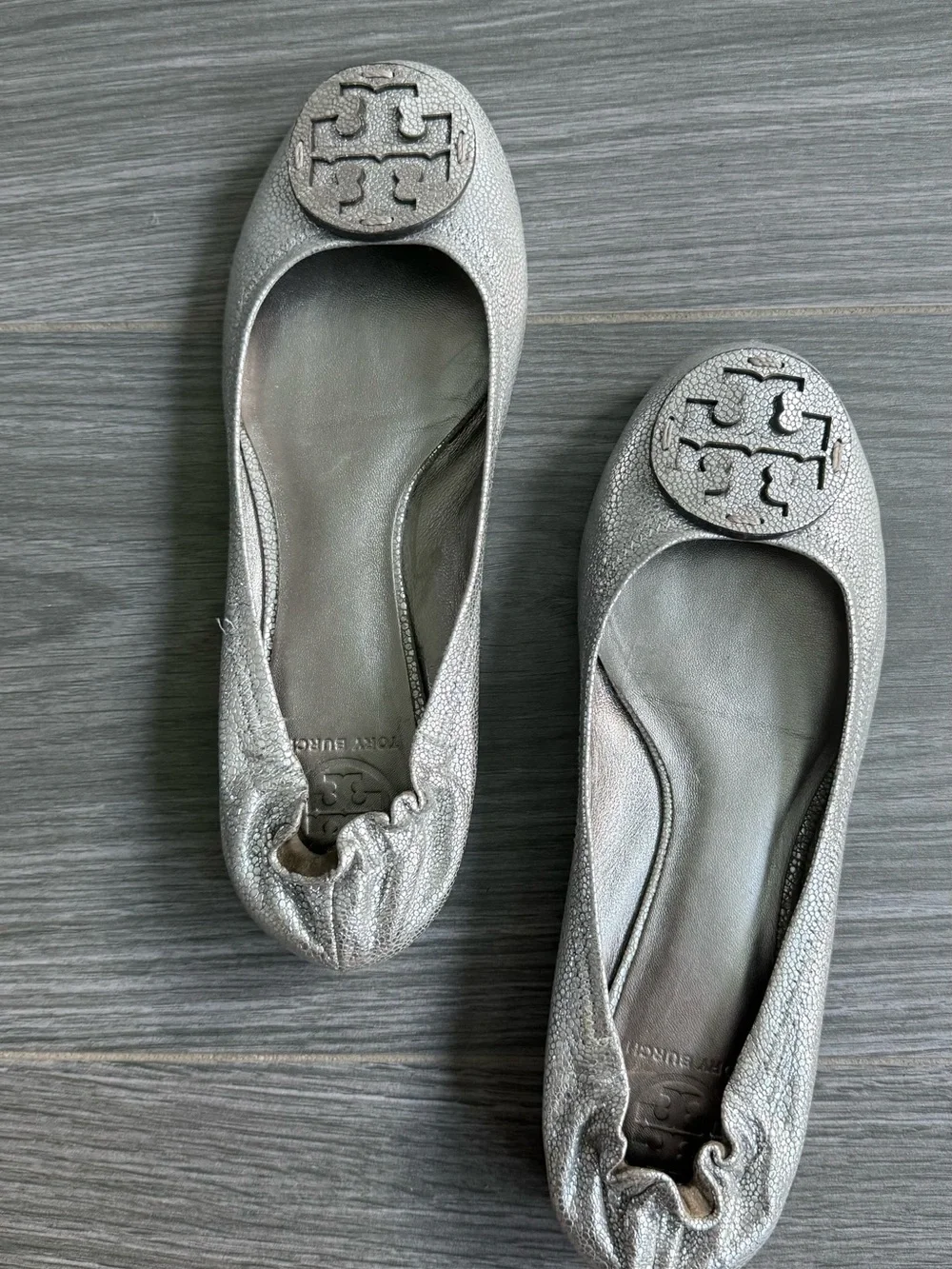 Tory Burch Metallic Silver Reva Logo Ballet Flats size 9